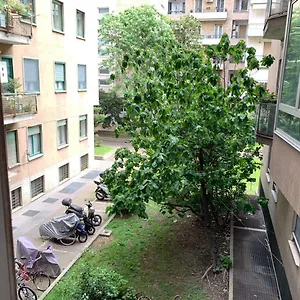 Apartment In Centro, Milan