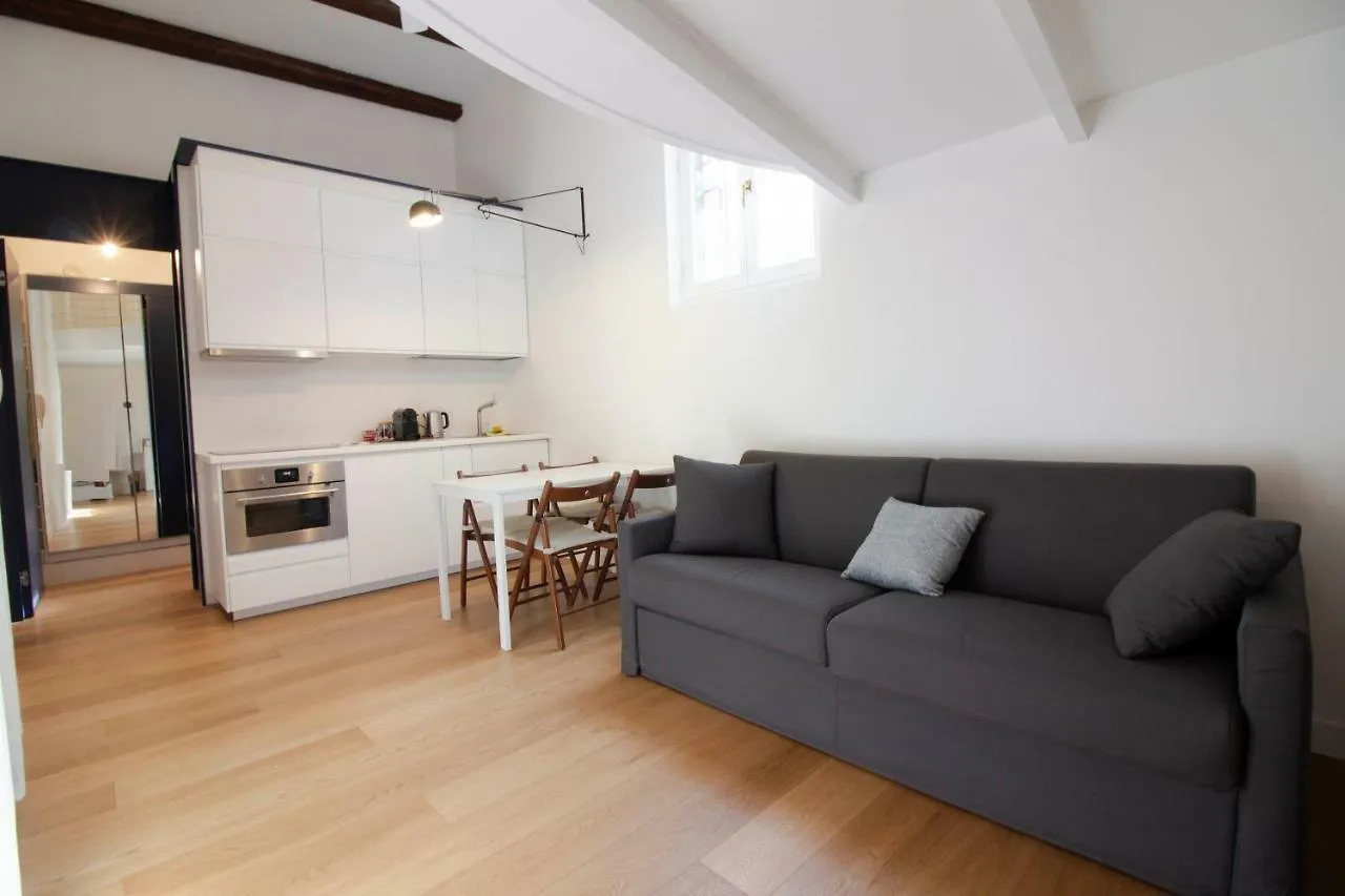 Sant'Andrea Cozy Apartment Milan